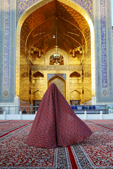 تقرير مصور/ الإیوان الذهبي لصحن الثورة الإسلامية في الحرم الرضوي الشریف