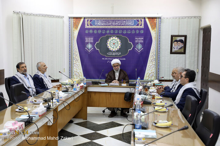 گزارش تصویری | دیدار اعضای گروه قمر بنی هاشم(ع) با دبیرکل مجمع جهانی اهل بیت(ع)