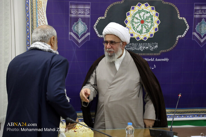 دیدار اعضای گروه قمر بنی هاشم(ع) با دبیرکل مجمع جهانی اهل بیت(ع)