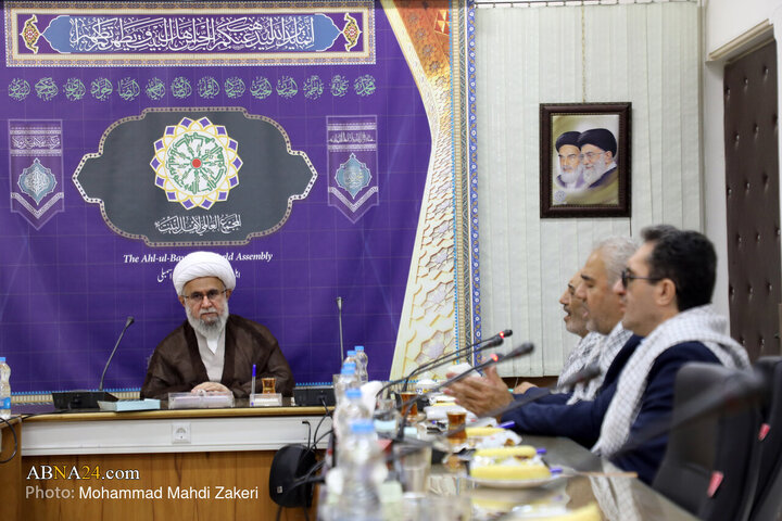 دیدار اعضای گروه قمر بنی هاشم(ع) با دبیرکل مجمع جهانی اهل بیت(ع)