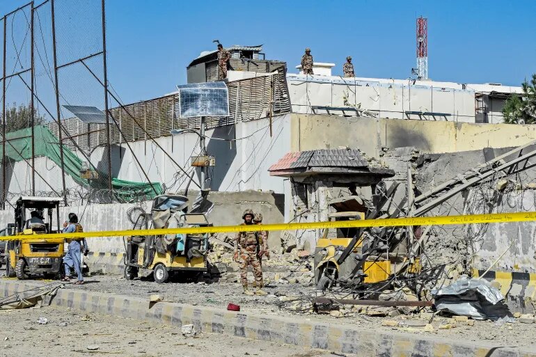 ۱۰ کشته در حمله به مقر امنیتی در جنوب پاکستان