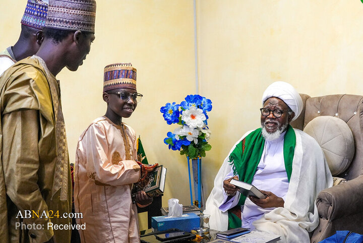 Şeyh Zekzaki'nin Nijerya'nın Zazau Şehrindeki Bazı Din Alimleriyle Görüşmesi