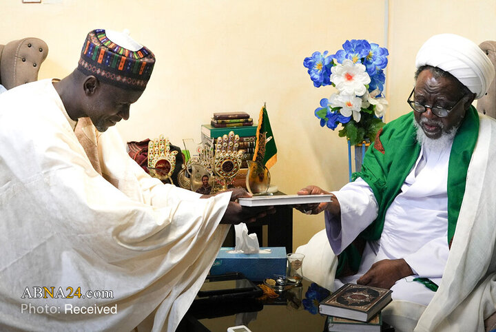 Şeyh Zekzaki'nin Nijerya'nın Zazau Şehrindeki Bazı Din Alimleriyle Görüşmesi
