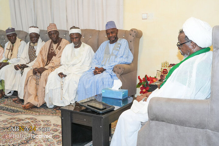 Şeyh Zekzaki'nin Nijerya'nın Zazau Şehrindeki Bazı Din Alimleriyle Görüşmesi