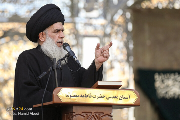 برافراشته شدن پرچم عزا بر فراز گنبد حرم حضرت معصومه(س)