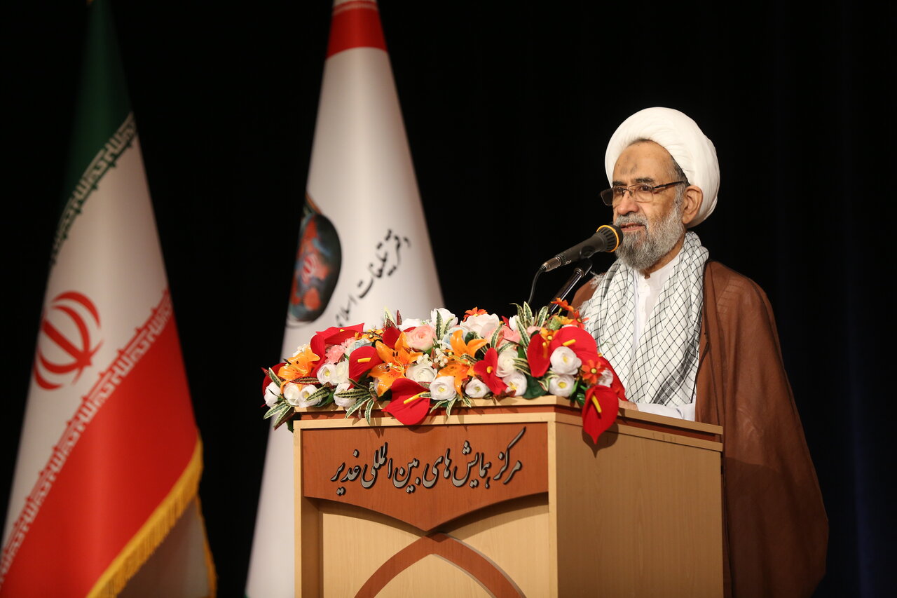 ضرورت حفظ گنجینه‌ی دفاع مقدس برای نسل جدید/ تبلیغ چهره به چهره روحانیون در دفاع مقدس