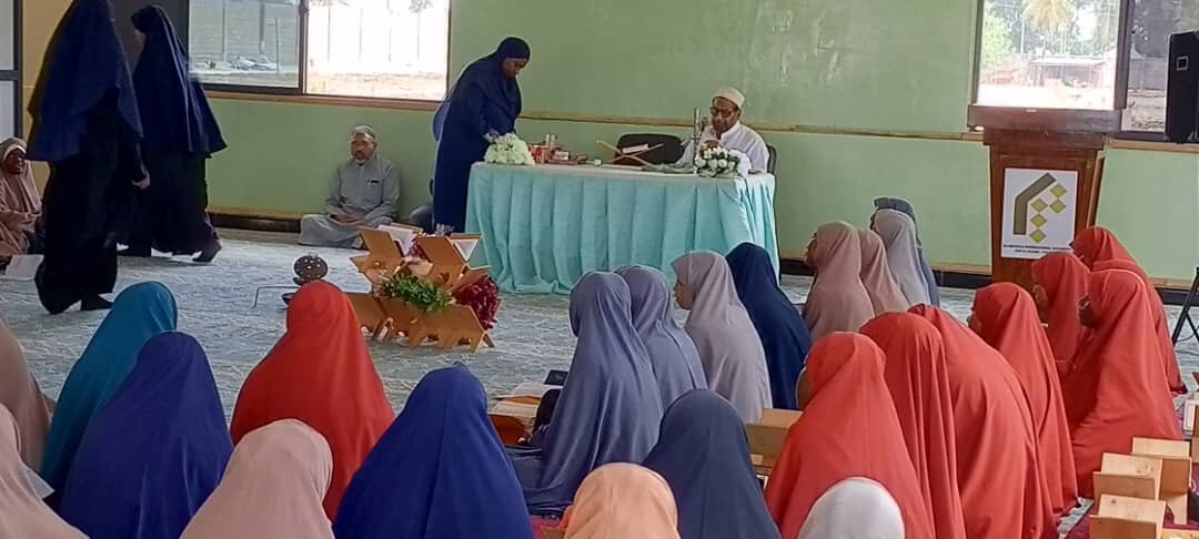 Somo la Qur’an Tukufu katika Madrasat ya Hazrat Zainab (sa) - Kigamboni , Dar-es-salaam +Picha