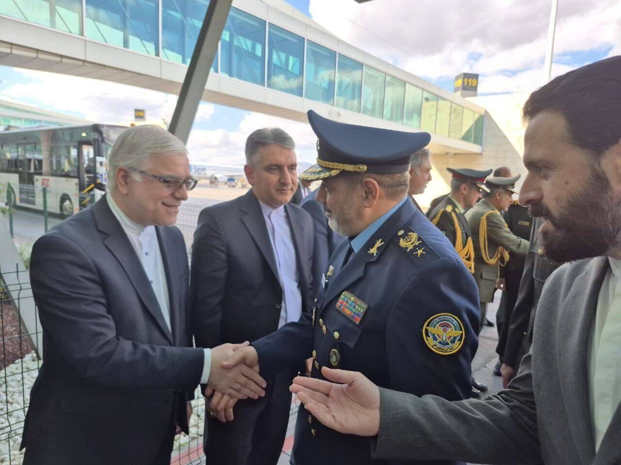 İran ve Türkiye arasındaki savunma ilişkilerini geliştirmeyi hedefliyoruz