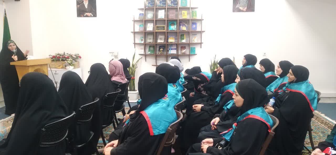 برگزاری برنامه معنوی زیارتی «رضوانه» برای شیعیان آذربایجان در حرم امام رضا(ع) + تصاویر