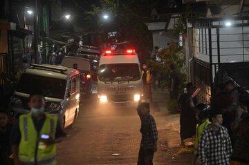 5 Diselamatkan, 91 Masih Hilang di Balik Runtuhan Sekolah Indonesia