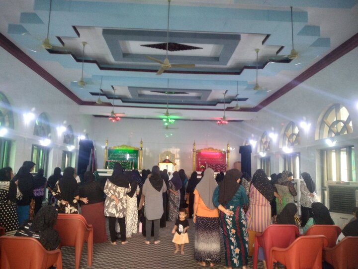 မန္တလေး မြို့ တွင် အမျိုးသမီးများ ပြုလုပ်သည့် သခင်မကြီး မအ်စူမဟ် ကွမ်း (စ.အ) ၏ ဝဖါးသ် မဂျ်လစ် ။ ။ Photos