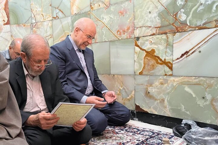 Informe fotográfico | El presidente del Parlamento de Irán visita el santuario sagrado de Hazrat Masumeh