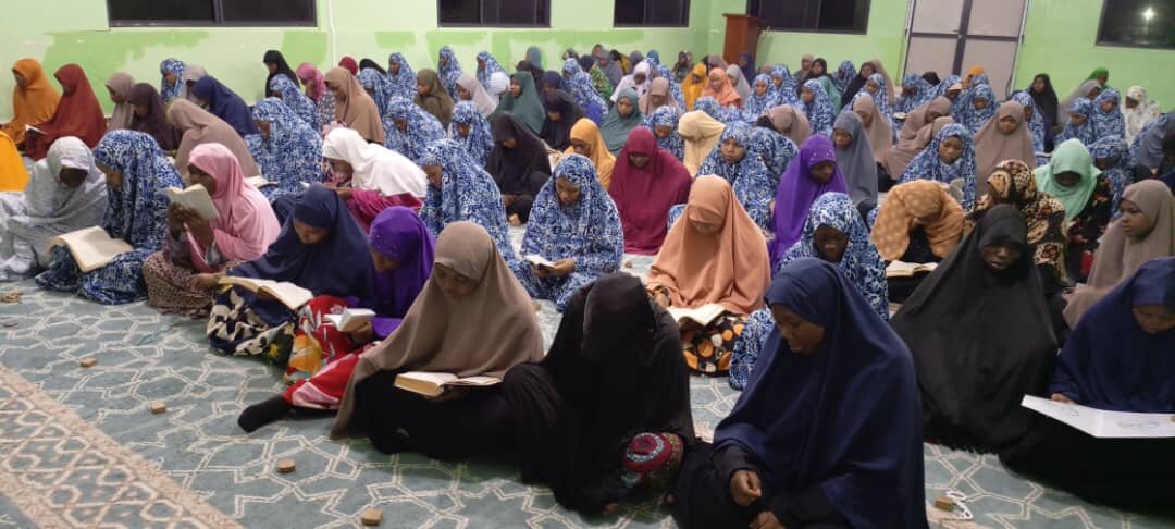 Dua’u al-Nudba yafanyika Madrasa ya Mabinti wa Kiislamu ya Hazrat Zainab (a.s), Kigamboni - Dar es Salaam +Picha