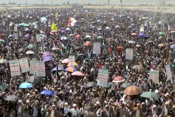 Yemenis hold massive demonstrations in support of Gaza