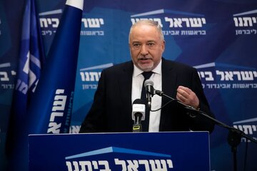 Sharp Attacks by Netanyahu's Electoral Rivals; From Doubts About Mental Health to Warnings About Sick Leader