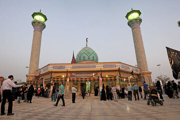 تبدیل بقاع متبرکه به قطب‌های فرهنگی و اجتماعی با استقرار هیأت‌های مذهبی