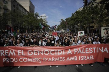 Multidão toma as ruas de Barcelona em solidariedade a Gaza