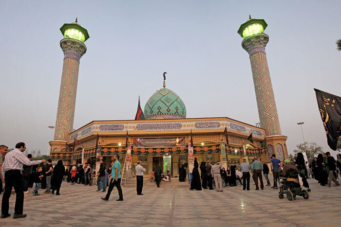 تبدیل بقاع متبرکه به قطب‌های فرهنگی و اجتماعی با استقرار هیأت‌های مذهبی