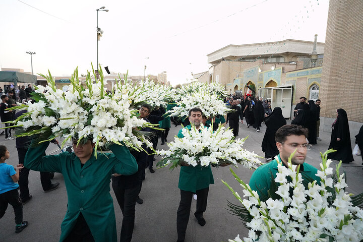 Photo: Changing flowers of Hazrat Masoumeh mausoleum on eve of demise anniversary