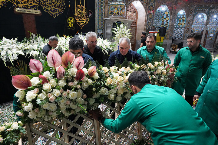Photo: Changing flowers of Hazrat Masoumeh mausoleum on eve of demise anniversary