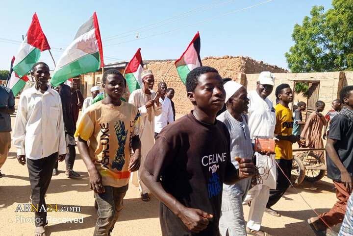 راهپیمایی پیروان شیخ زکزاکی در شهر  کاتسینا، نیجریه