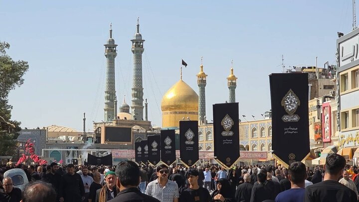 ویدئو | حرم حضرت معصومه(س) میزبان زائران از کشورهای مختلف؛ حضور پررنگ مهاجران افغانستانی