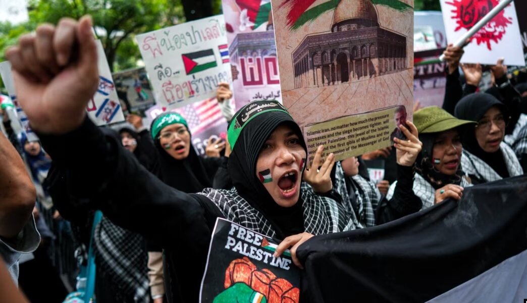 ویدیو | تایلندی‌ها تصویر نتانیاهو را لگدمال کردند 