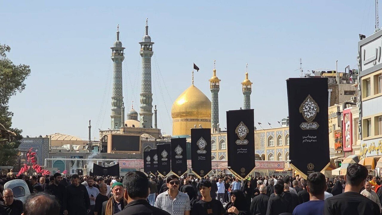 ویدئو | حرم حضرت معصومه(س) میزبان زائران از کشورهای مختلف؛ حضور پررنگ مهاجران افغانستانی