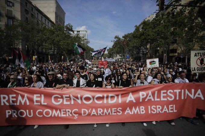 Multidão toma as ruas de Barcelona em solidariedade a Gaza