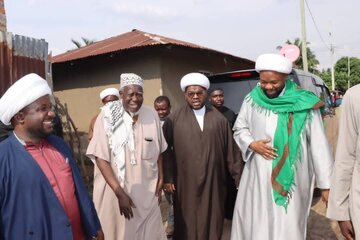 Sheikh H.Jalala - Tabora | Aliye na maarifa ni nuru ya jamii; kumheshimu ni kuwa karibu na nuru hiyo. Kila Msomi wa Dini ni Hazina ya thamani +Picha