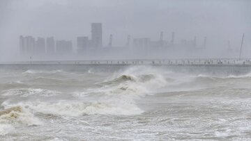 Тайфун достиг побережья китайской провинции Гуандун