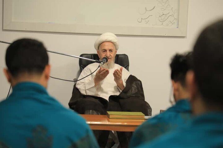 تقرير مصور/ الجولة التبليغية الخامسة للمواهب القرآنية في قم المقدسة تتواصل بلقاء نخبة من العلماء