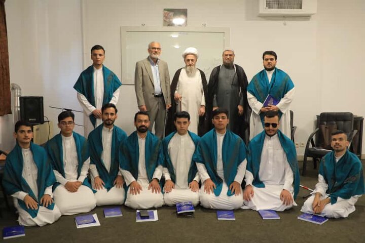 تقرير مصور/ الجولة التبليغية الخامسة للمواهب القرآنية في قم المقدسة تتواصل بلقاء نخبة من العلماء