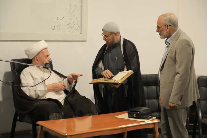 تقرير مصور/ الجولة التبليغية الخامسة للمواهب القرآنية في قم المقدسة تتواصل بلقاء نخبة من العلماء