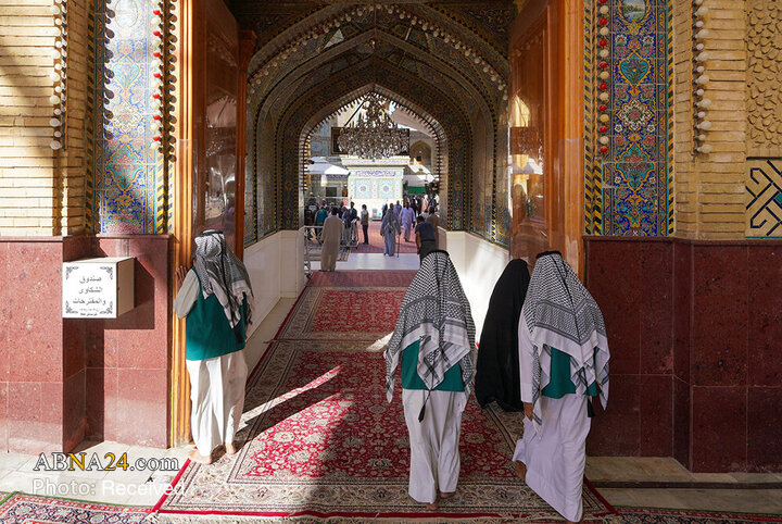 Informe fotográfico | Instantáneas de la devoción de los peregrinos bajo la sombra de la dorada cúpula del Imam Alí (la paz sea con él)