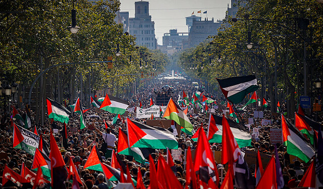 Barcelona Sees Historic Pro-Palestine March Backed by 500+ Groups