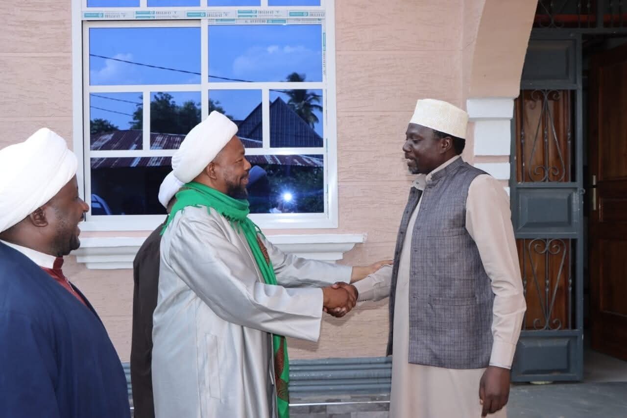 Sheikh Hemed Jalala na Sheikh wa Mkoa wa Tabora (BAKWATA) waonyesha: Matendo ya Hekima Yanayounganisha Watu na Kuimarisha Umoja wa Kiislamu