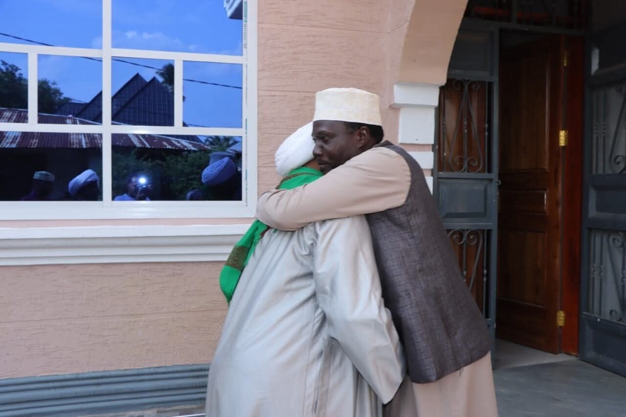 Sheikh Hemed Jalala na Sheikh wa Mkoa wa Tabora (BAKWATA) waonyesha: Matendo ya Hekima Yanayounganisha Watu na Kuimarisha Umoja wa Kiislamu