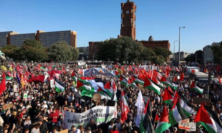 فيديو | آلاف المتضامنين مع غزة يشاركون في مظاهرة حاشدة بالعاصمة الألمانية برلين