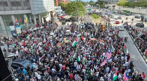 Penyokong Israel Patut Dibuang Negara