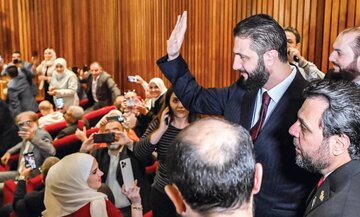 Parlamentoya Destnîşankirî û Merasîma Colanî/Ji Sêyeka Herêma Coxrafîk a Sûriyeyê ji Pêvajoya Dengdanê Derxîne