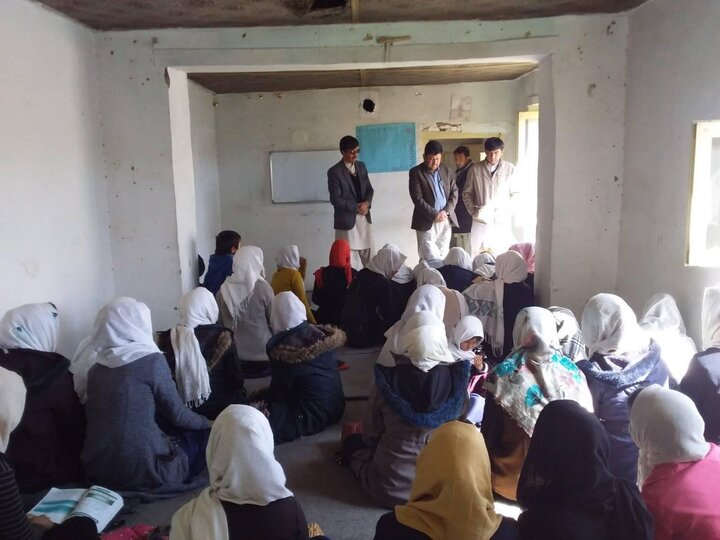 طالبان دو مرکز سواد آموزی زنان در استان بامیان را تعطیل کرد