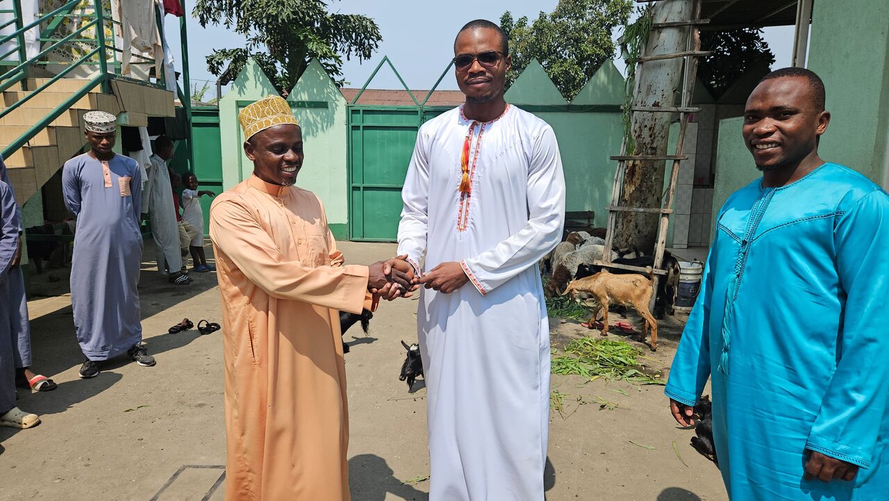 Shule ya Imam Zaynul Aabidin (a.s) Yatoa Msaada wa Mifugo kwa Waislamu wa Bujumbura - Burundi +Picha