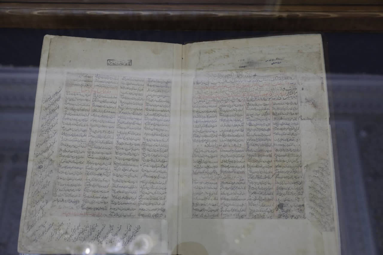 إزاحة الستار عن أقدم مخطوطة "ديوان مولانا الکبیر" في إيران