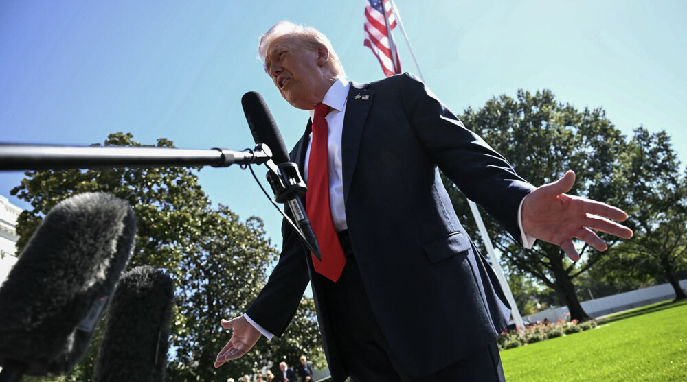 Criminal Trump Threatens Hamas with “Complete Obliteration” Over Gaza Control