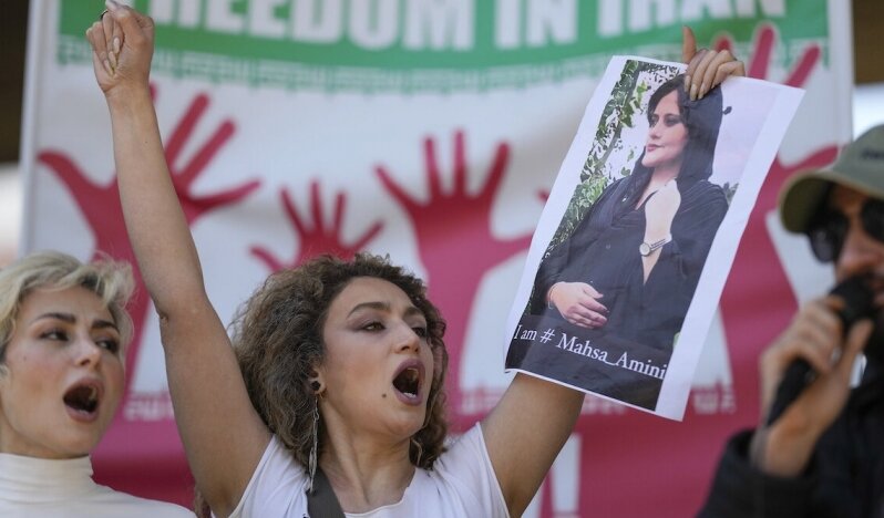 İran Protestolarında Sosyal Medya Manipülasyonu: On Binlerce Sahte Twitter Hesabı Tespit Edildi