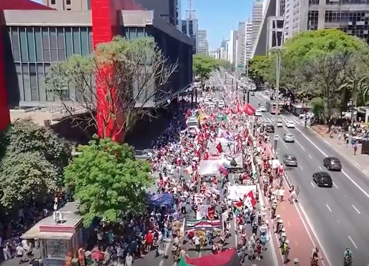 Brazilian Demonstrators Rally for Palestine, Urge Government to Cut Ties with Criminal Israel