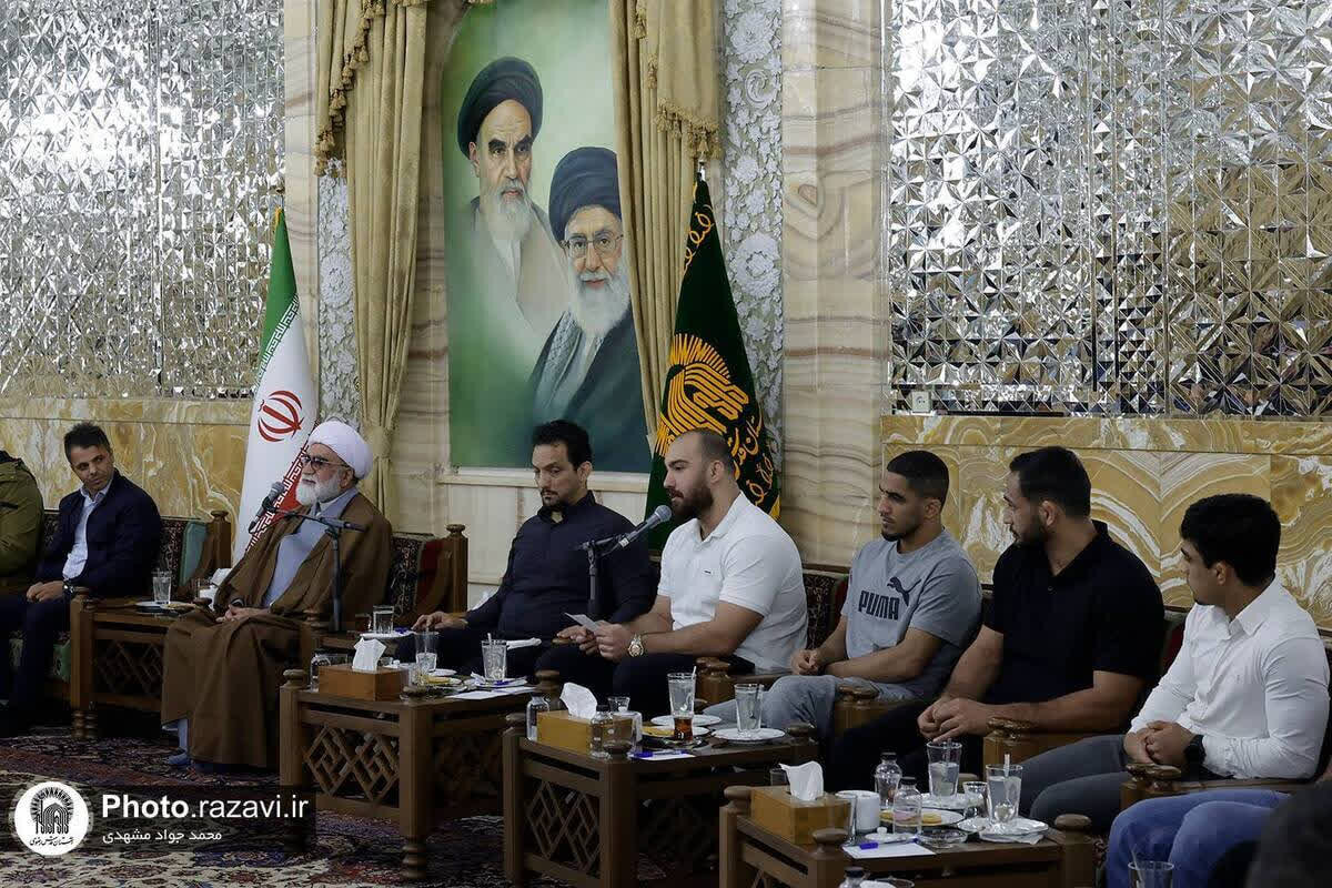 تقدير خاص لأبطال المصارعة العالمية الفائزين بميداليات؛ وطلب نَیل شرف الخدمة في الحرم الرضوي الشریف