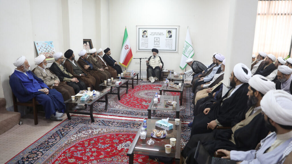 انتقاد آیتالله حسینی بوشهری از برخورد گزینشی رسانهها نسبت به روحانیت