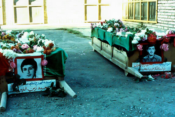 پوستر فیلم سینمایی «مجنون»؛ روایتی از شهیدان زین‌الدین رونمایی شد + پوستر